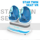 Due sedili fanno segno al blu della macchina del gioco di realtà virtuale del cinema 9D della sedia con colore bianco