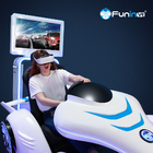 Realtà virtuale di Immersive che corre la macchina VR del gioco del simulatore dell'automobile dei go-kart per i bambini